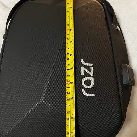 Motorola Razr hard shell sling bag - Picture 8 of 8